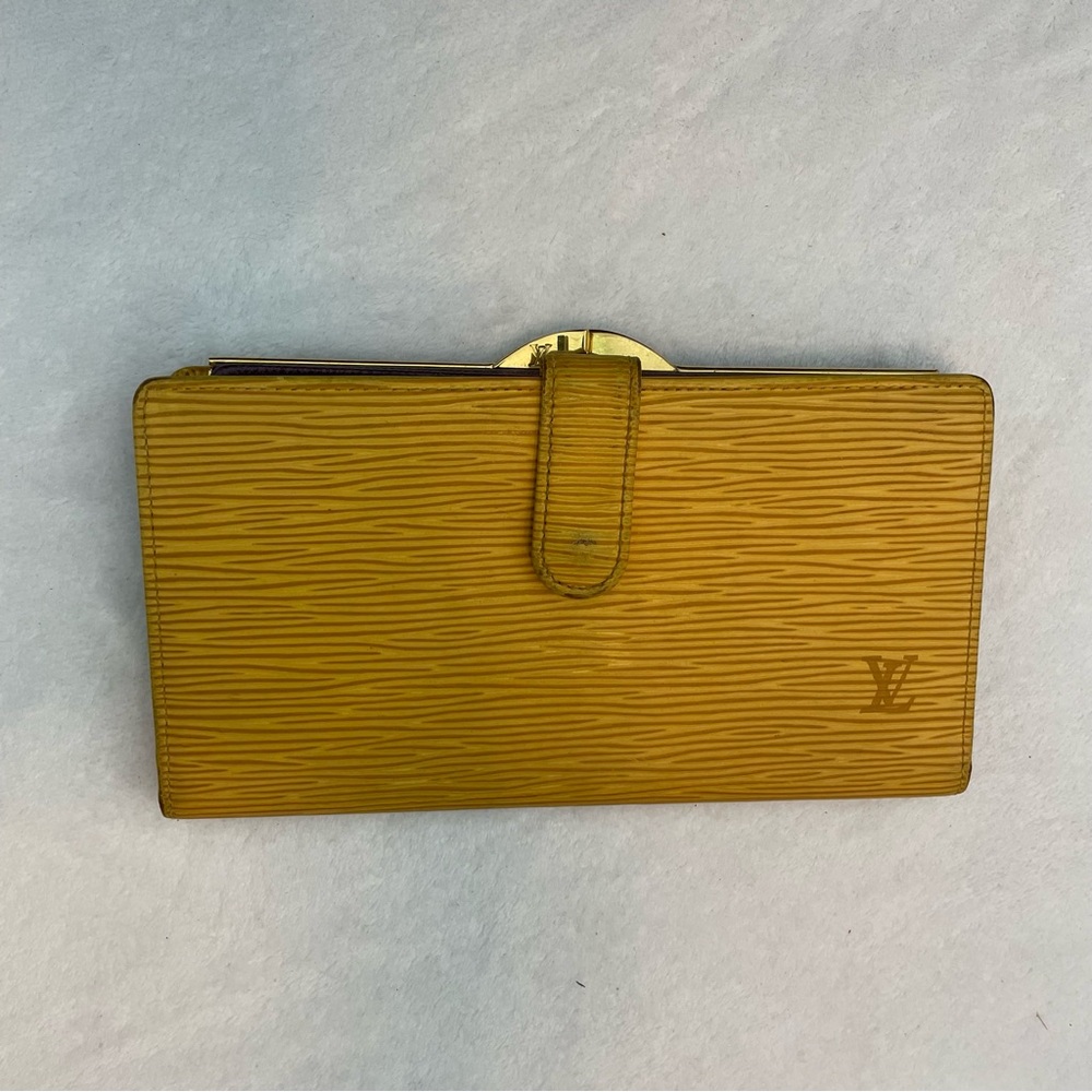 Louis Vuitton Epi Yellow Kiss-lock Wallet